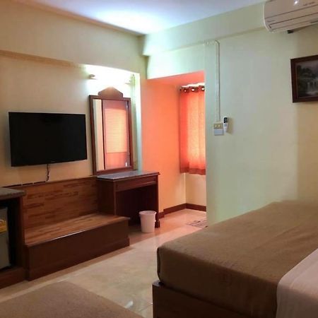 Lisa Chiang Mai Hotell Exteriör bild