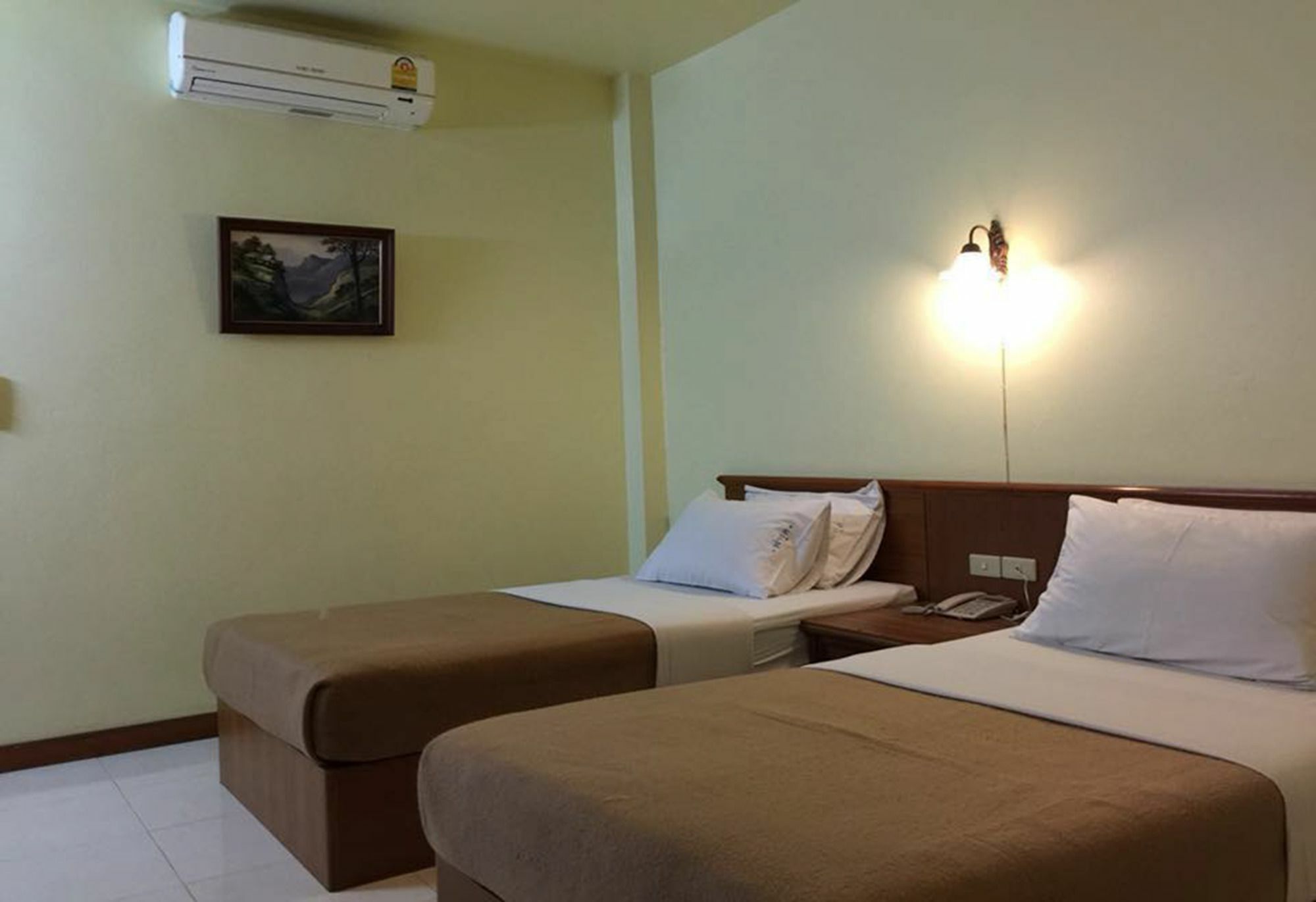 Lisa Chiang Mai Hotell Exteriör bild